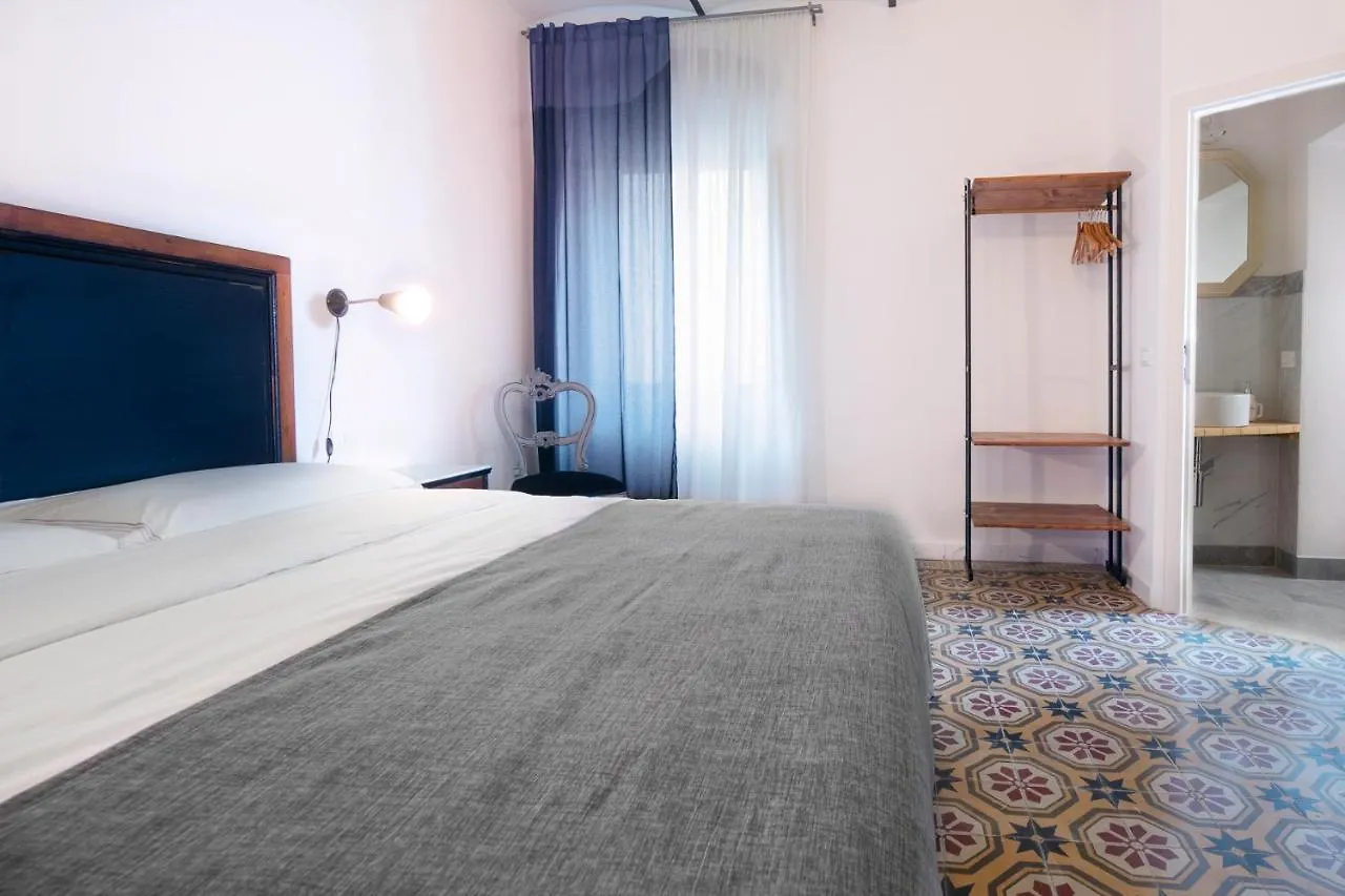 Couette-café Bed and breakfast Carrara Bella Italie